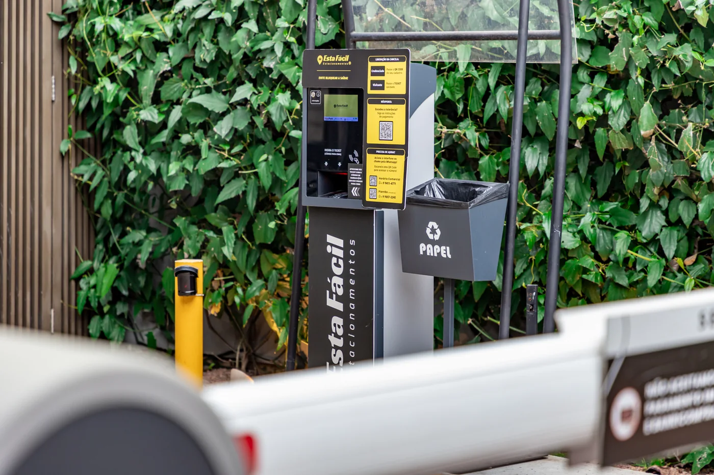 Terminal de entrada e saída de estacionamento